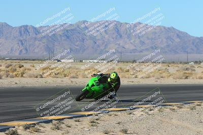 media/Jan-10-2025-CVMA Friday Practice (Fri) [[489e0da257]]/Group 4 and Trackday/Session 2 (Turn 4 Inside)/